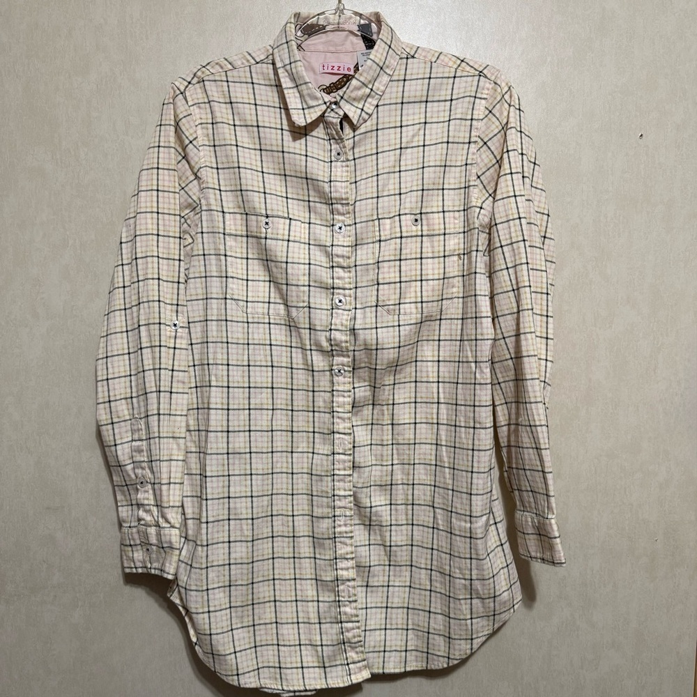 Tizzie Beige Yellow Plaid Flannel Chain Flip Cuff‎ Button Up Tunic Top